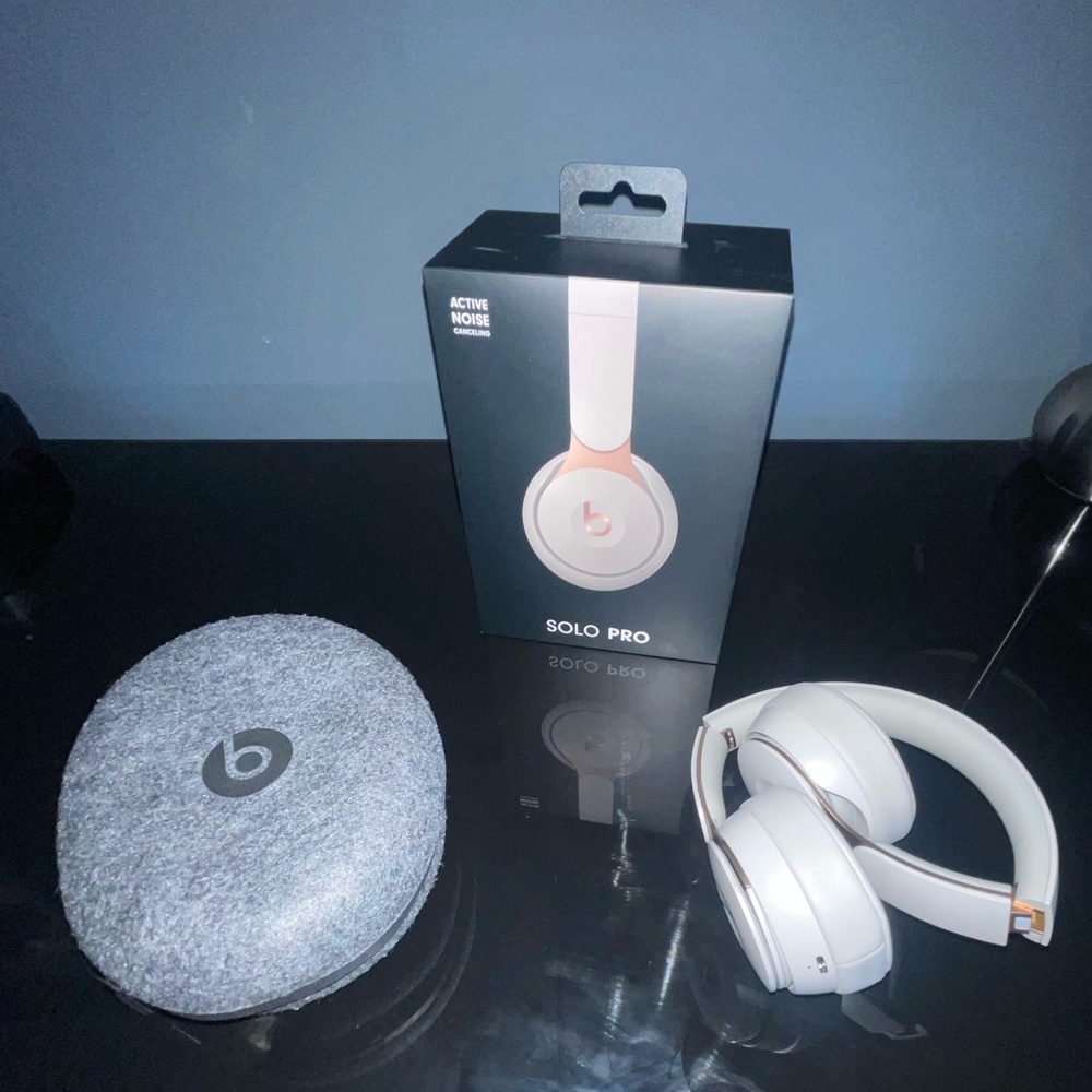 Beats Solo Pro